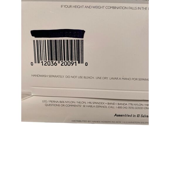 Hanes Silk Reflections Thigh Highs Jet Size EF Style 720 Silky Sheer Sandalfoot - Picture 4 of 5